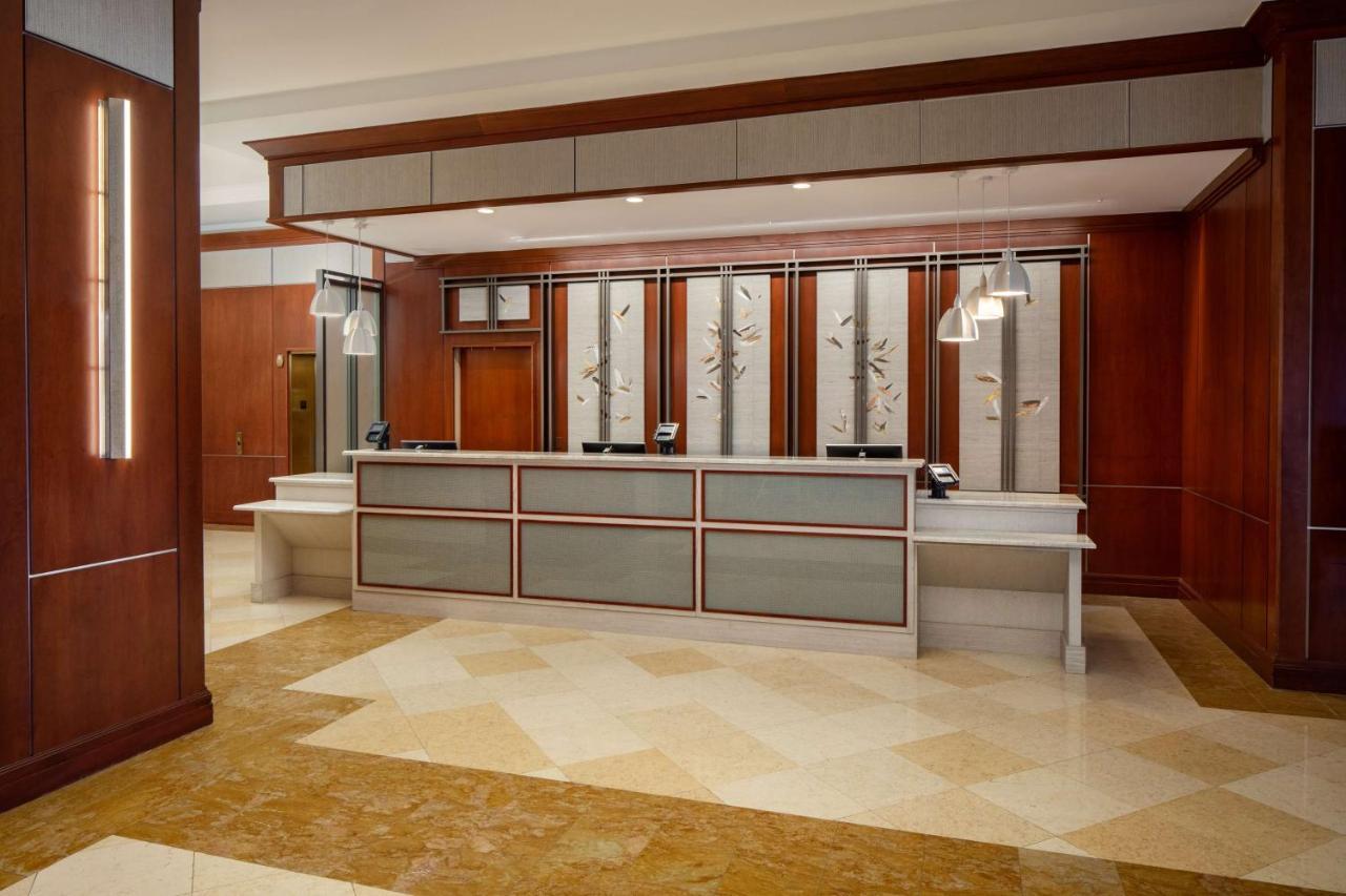 Hotel Hilton St. Petersburg Carillon Park Esterno foto