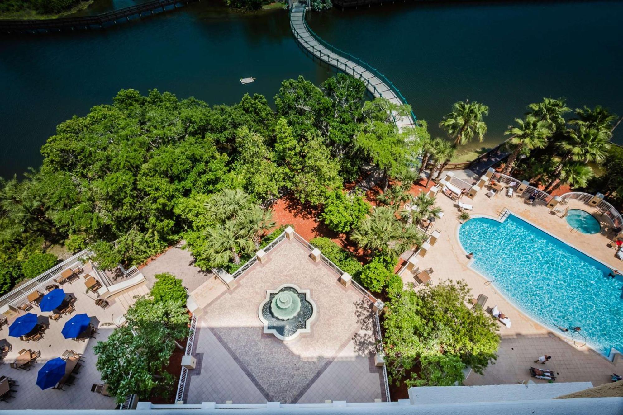 Hotel Hilton St. Petersburg Carillon Park Esterno foto