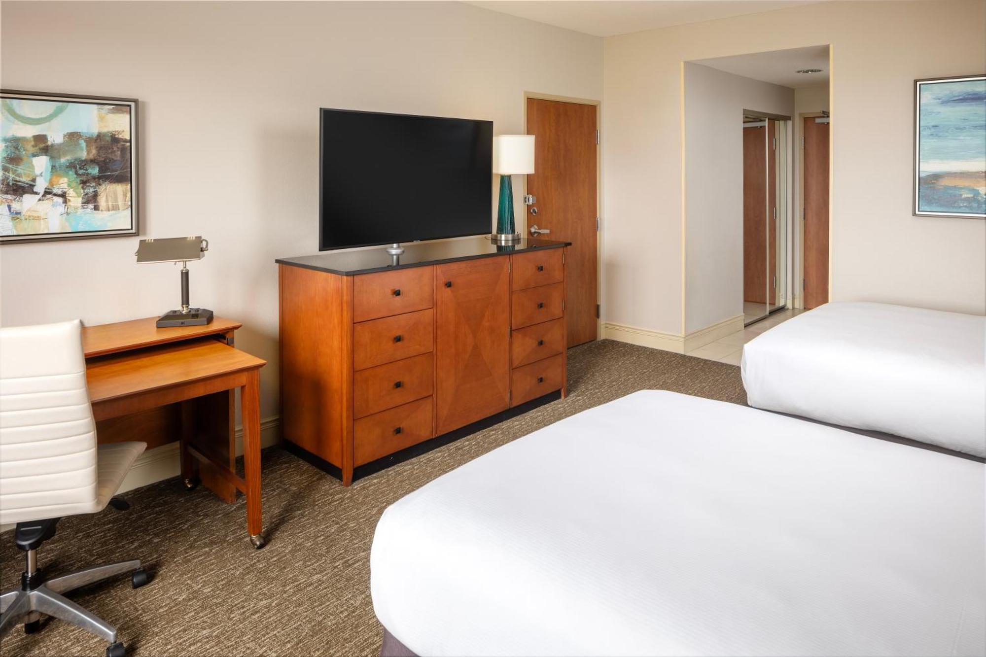 Hotel Hilton St. Petersburg Carillon Park Esterno foto